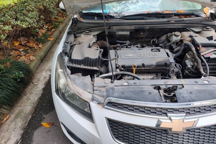 Used Chevrolet Cruze 2013 1.6L SE MT Engine Bay Right