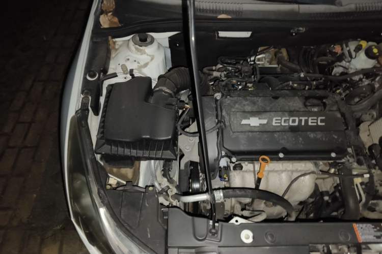 Used Chevrolet Cruze 2013 Hatchback 1.6L Automatic Luxury Model Engine Bay Right