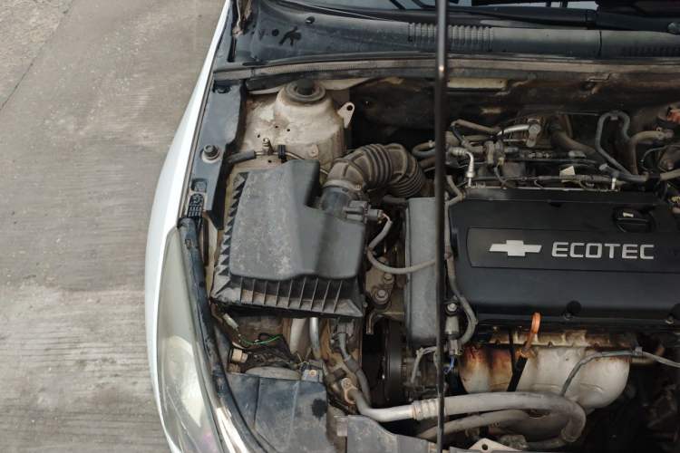 Used Chevrolet Cruze 2013 1.8L SE AT Engine Bay Right