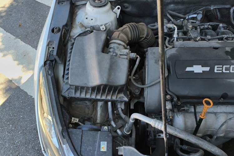 Used Chevrolet Cruze 2013 1.8L SE AT Engine Bay Right