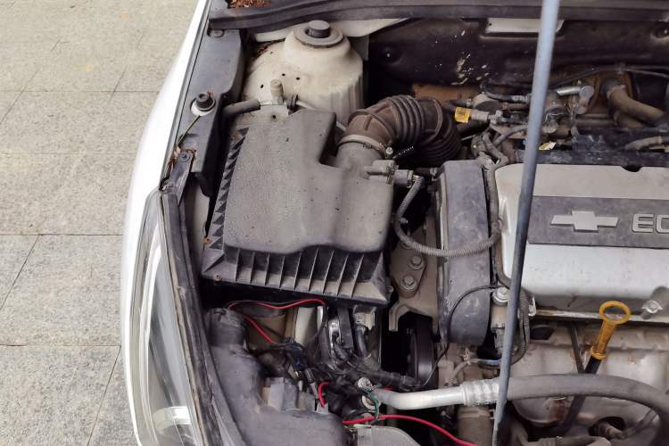 Used Chevrolet Cruze 2013 1.6L SE AT Engine Bay Right