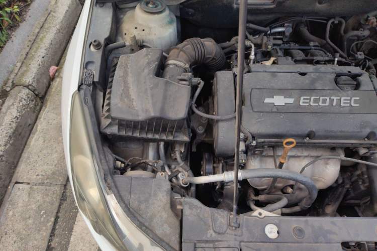 Used Chevrolet Cruze 2013 1.8L SE AT Engine Bay Right