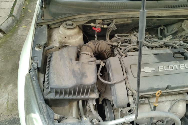 Used Chevrolet Cruze 2013 1.6L SL MT Engine Bay Right