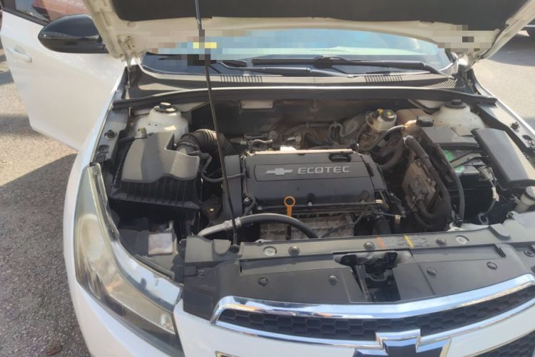 Used Chevrolet Cruze 2013 Hatchback 1.6L Manual Luxury Model Engine Bay Right