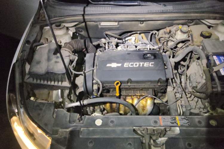 Used Chevrolet Cruze 2013 1.8L SE AT Engine Bay Right