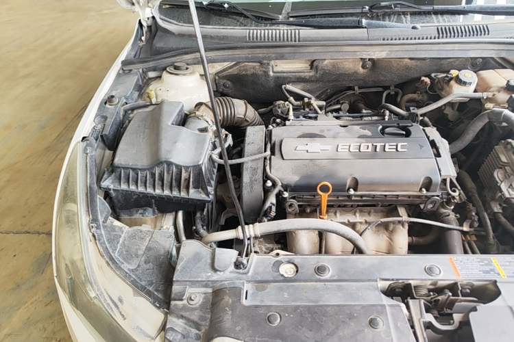Used Chevrolet Cruze 2013 1.8L SE AT Engine Bay Right