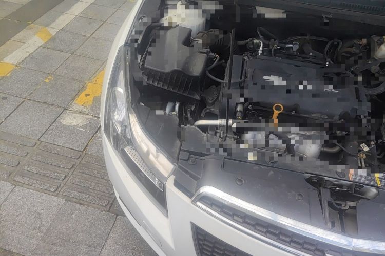 Used Chevrolet Cruze 2013 1.8L SE AT Engine Bay Right