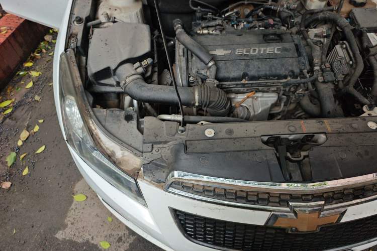 Used Chevrolet Cruze 2013 Hatchback 1.6T Automatic Flagship Model Engine Bay Right
