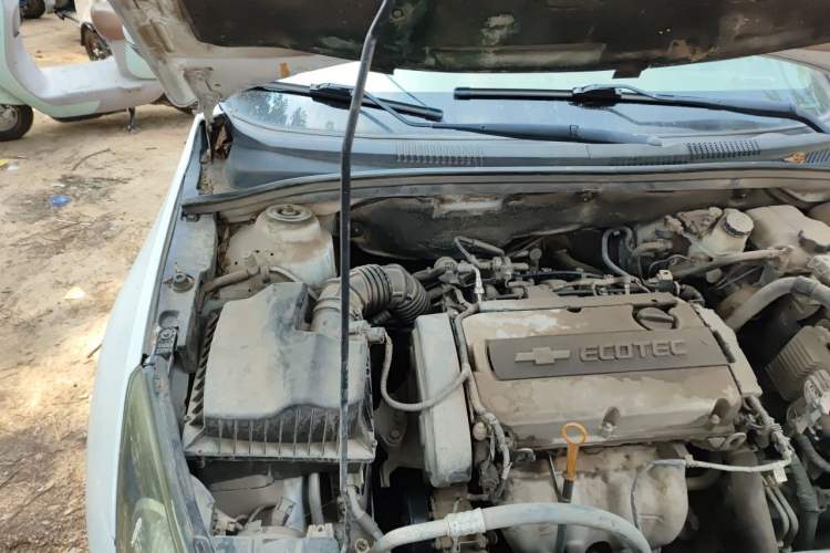 Used Chevrolet Cruze 2013 1.8L SE AT Engine Bay Right