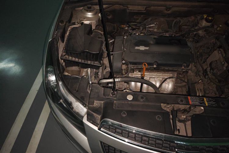 Used Chevrolet Cruze 2013 1.6L SE AT Engine Bay Right
