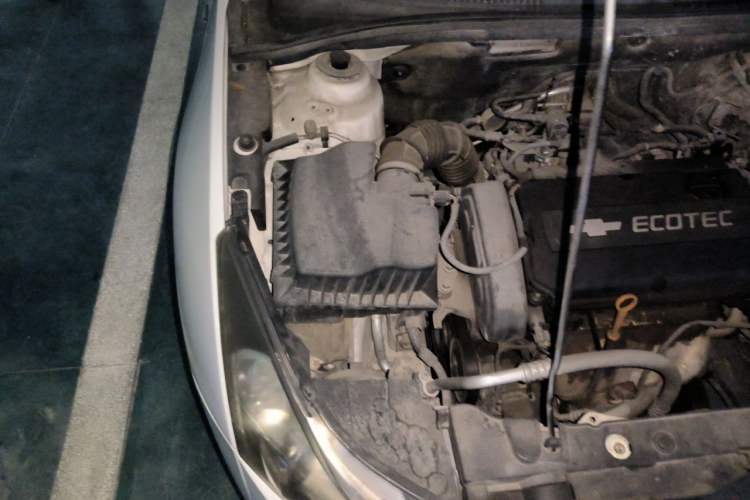 Used Chevrolet Cruze 2013 1.6L SE MT Engine Bay Right