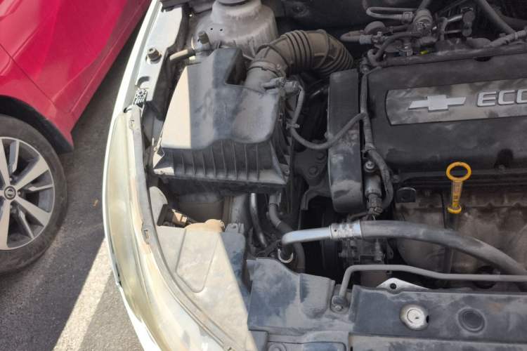 Used Chevrolet Cruze 2013 1.6L SE AT Engine Bay Right