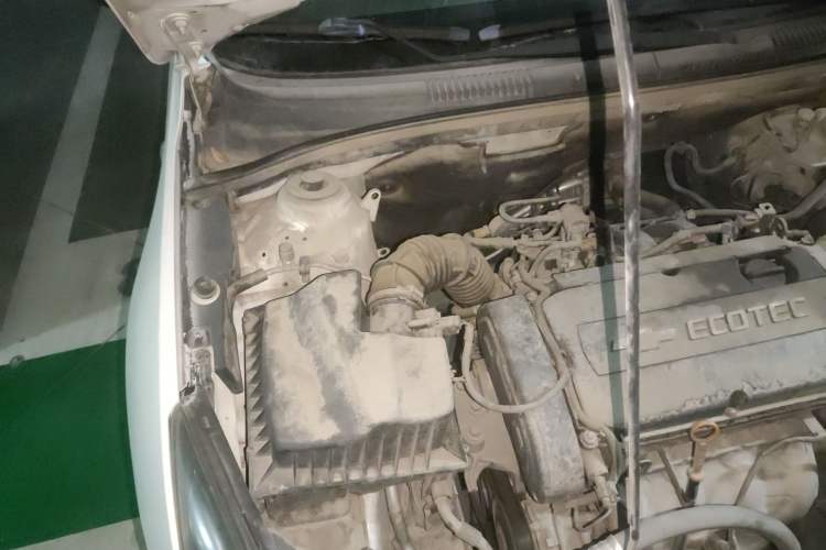 Used Chevrolet Cruze 2013 1.6L SL MT Engine Bay Right