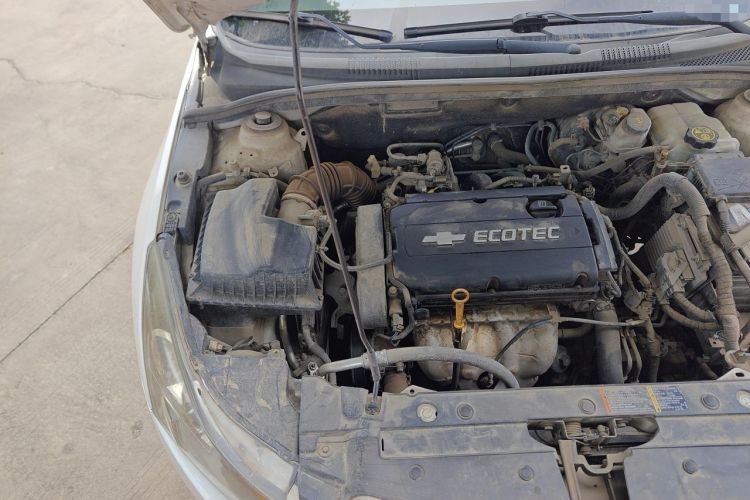 Used Chevrolet Cruze 2013 Hatchback 1.6L Automatic Luxury Model Engine Bay Right