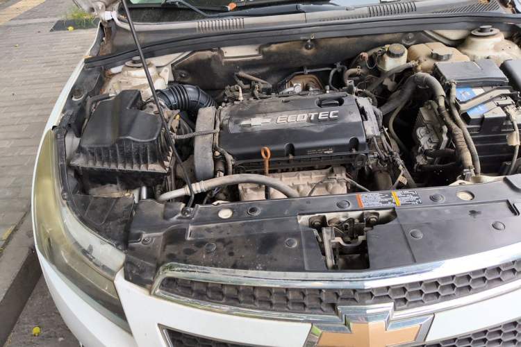 Used Chevrolet Cruze 2013 1.8L SE AT Engine Bay Right