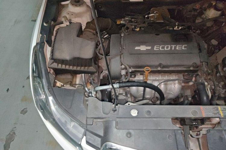 Used Chevrolet Cruze 2013 Hatchback 1.6L Automatic Luxury Model Engine Bay Right