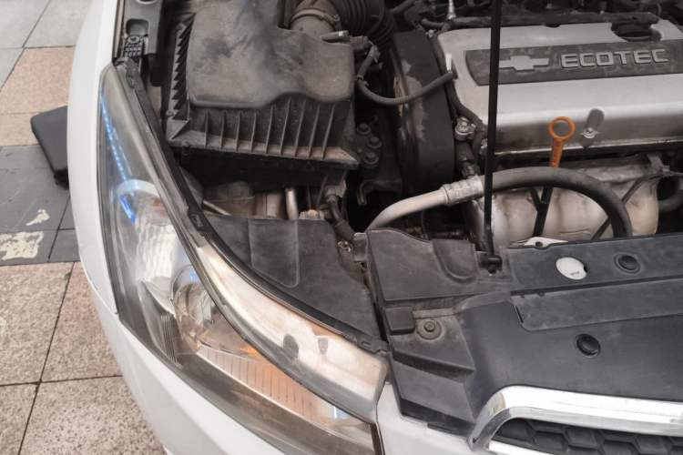 Used Chevrolet Cruze 2013 1.8L SE AT Engine Bay Right