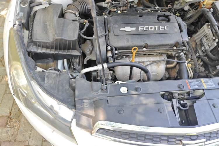 Used Chevrolet Cruze 2013 Hatchback 1.6L Automatic Luxury Model Engine Bay Right