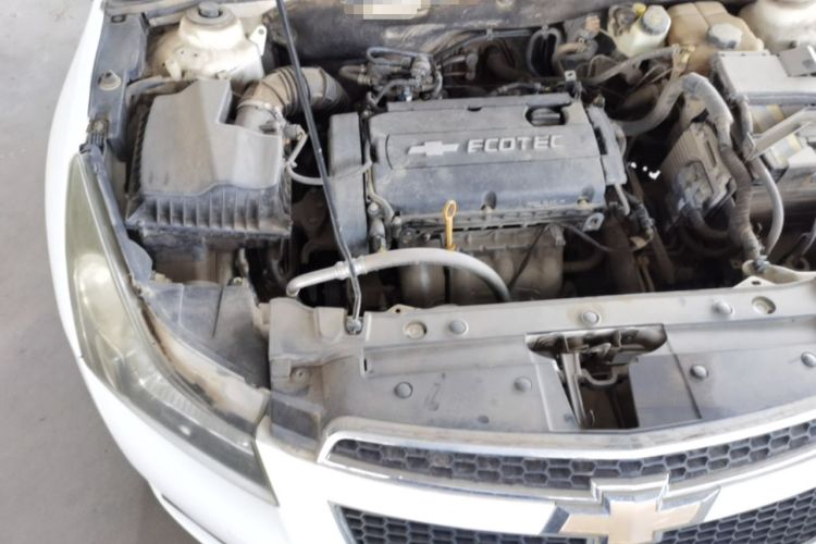 Used Chevrolet Cruze 2013 Hatchback 1.6L Automatic Luxury Model Engine Bay Right