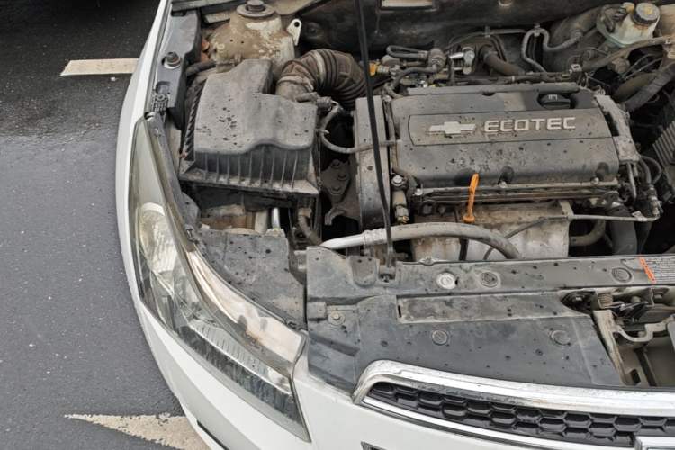 Used Chevrolet Cruze 2013 1.6L SE MT Engine Bay Right