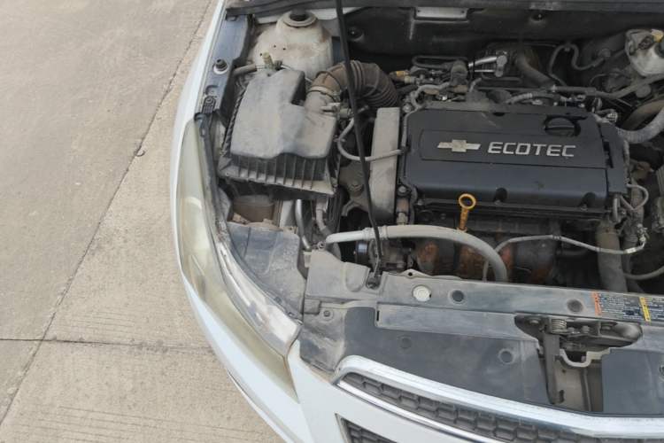 Used Chevrolet Cruze 2013 1.6L SE MT Engine Bay Right