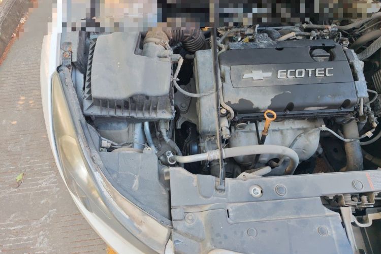 Used Chevrolet Cruze 2013 1.6L SE MT Engine Bay Right