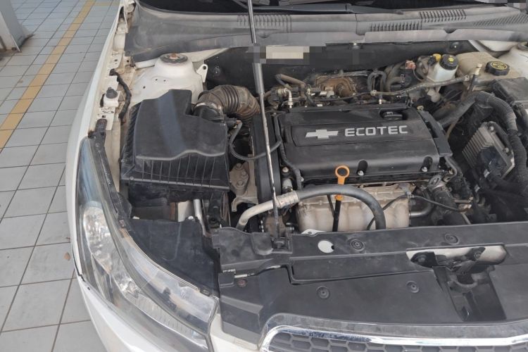Used Chevrolet Cruze 2013 1.8L SE AT Engine Bay Right