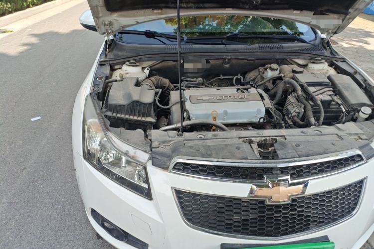 Used Chevrolet Cruze 2013 Hatchback 1.6L Manual Luxury Model Engine Bay Right
