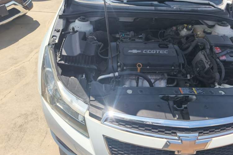 Used Chevrolet Cruze 2013 Hatchback 1.6L Automatic Luxury Model Engine Bay Right