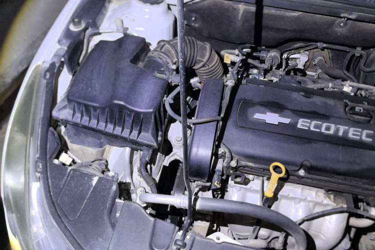 Used Chevrolet Cruze 2013 Hatchback 1.6L Manual Luxury Model Engine Bay Right