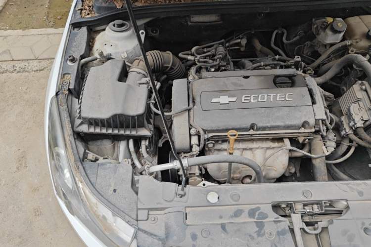 Used Chevrolet Cruze 2013 1.6L SL MT Engine Bay Right