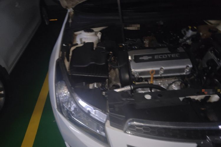 Used Chevrolet Cruze 2013 1.6L SL MT Engine Bay Right