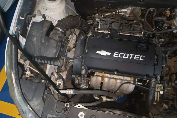Used Chevrolet Cruze 2013 1.8L SE AT Engine Bay Right