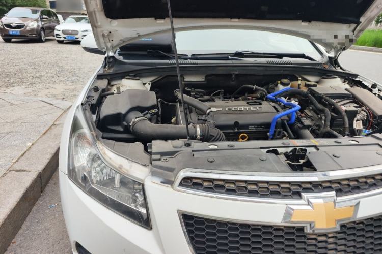 Used Chevrolet Cruze 2013 Hatchback 1.6T Automatic Flagship Model Engine Bay Right