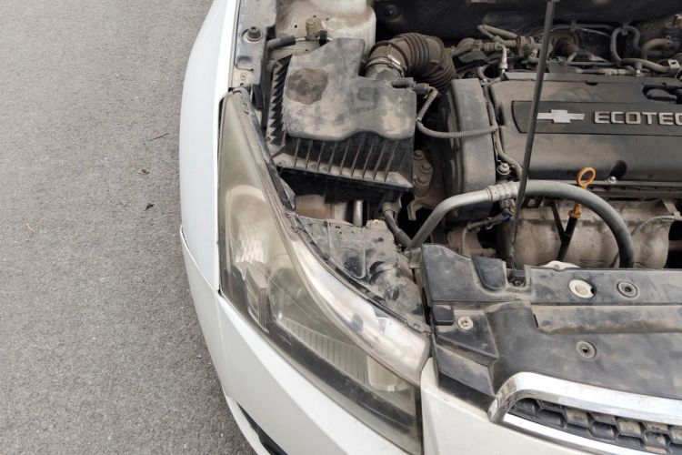 Used Chevrolet Cruze 2013 1.8L SE AT Engine Bay Right