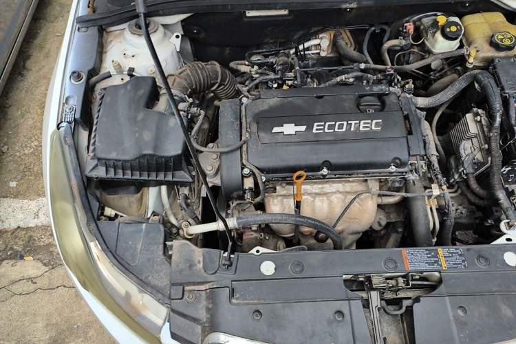 Used Chevrolet Cruze 2013 1.6L SE AT Engine Bay Right