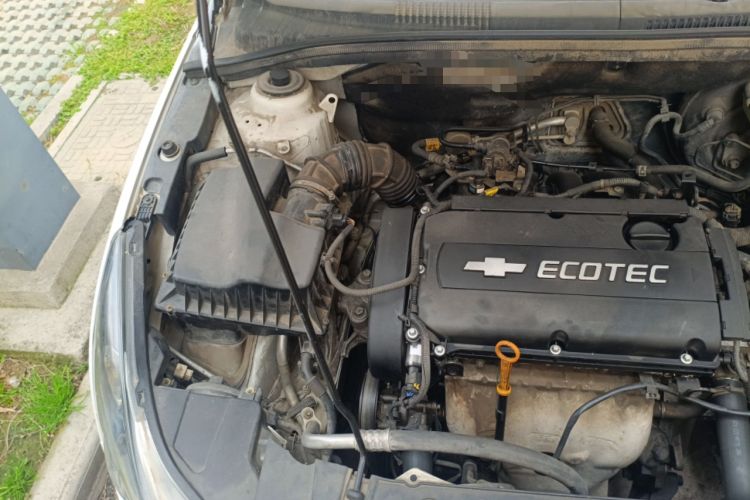 Used Chevrolet Cruze 2013 Hatchback 1.6L Manual Luxury Model Engine Bay Right