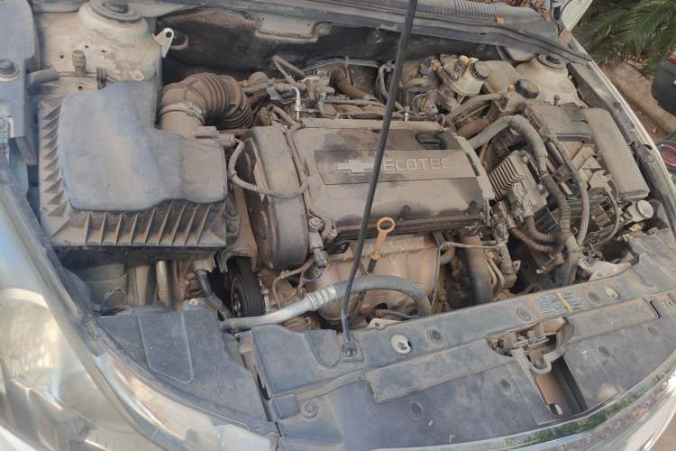 Used Chevrolet Cruze 2013 1.8L SE AT Engine Bay Right