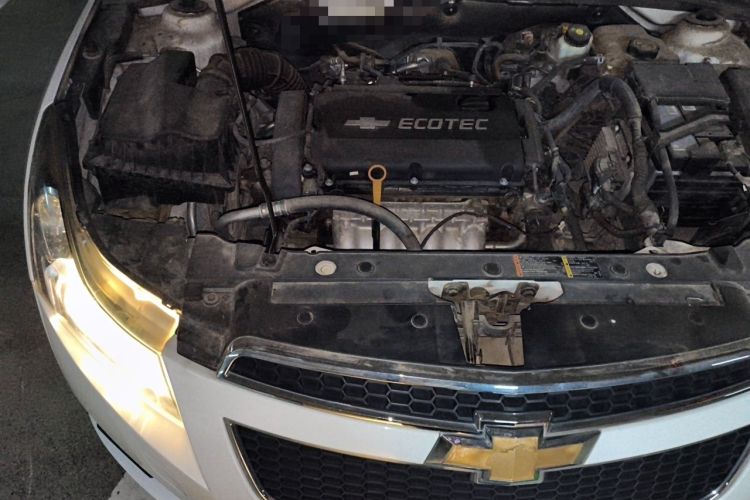 Used Chevrolet Cruze 2013 1.8L SE AT Engine Bay Right