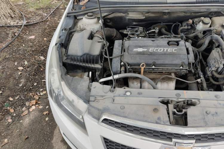 Used Chevrolet Cruze 2013 1.6L SE AT Engine Bay Right