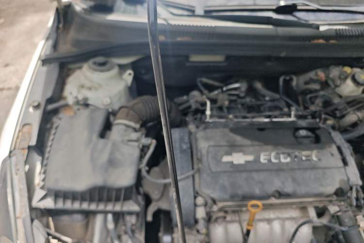Used Chevrolet Cruze 2013 1.8L SE AT Engine Bay Right
