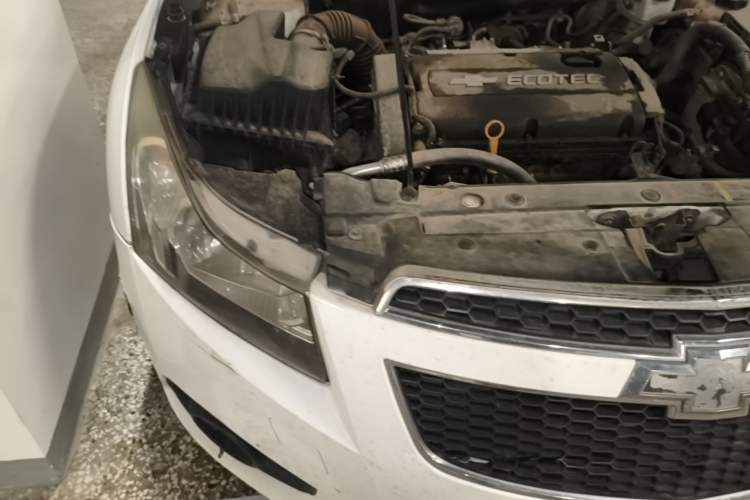 Used Chevrolet Cruze 2013 Hatchback 1.6L Manual Luxury Model Engine Bay Right