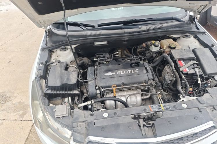 Used Chevrolet Cruze 2013 Hatchback 1.6L Automatic Luxury Model Engine Bay Right