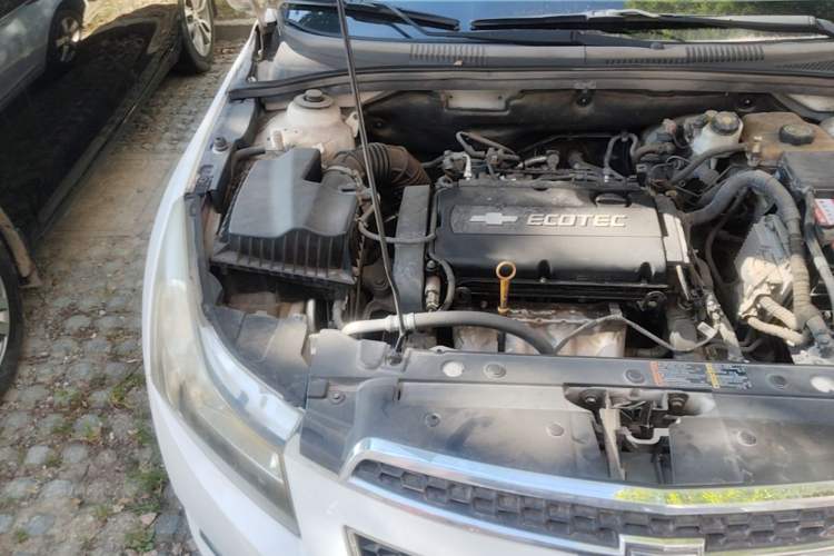 Used Chevrolet Cruze 2013 1.8L SE AT Engine Bay Right