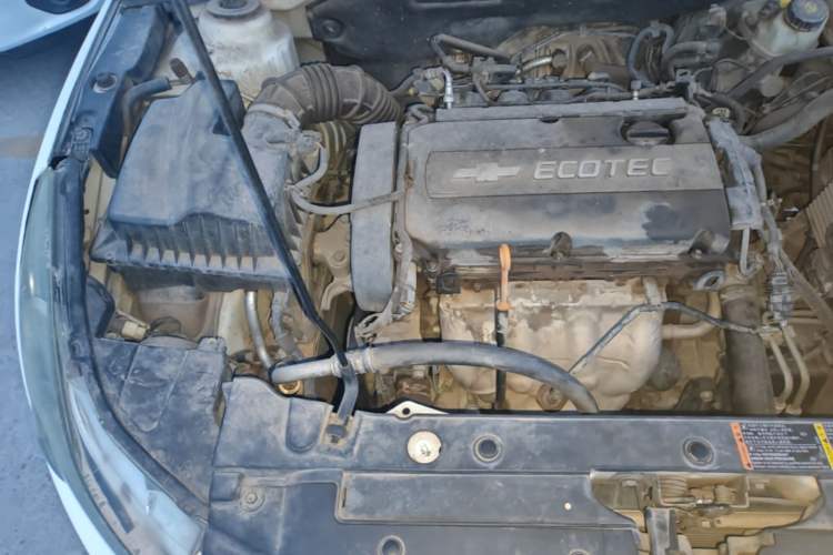 Used Chevrolet Cruze 2013 1.8L SE AT Engine Bay Right