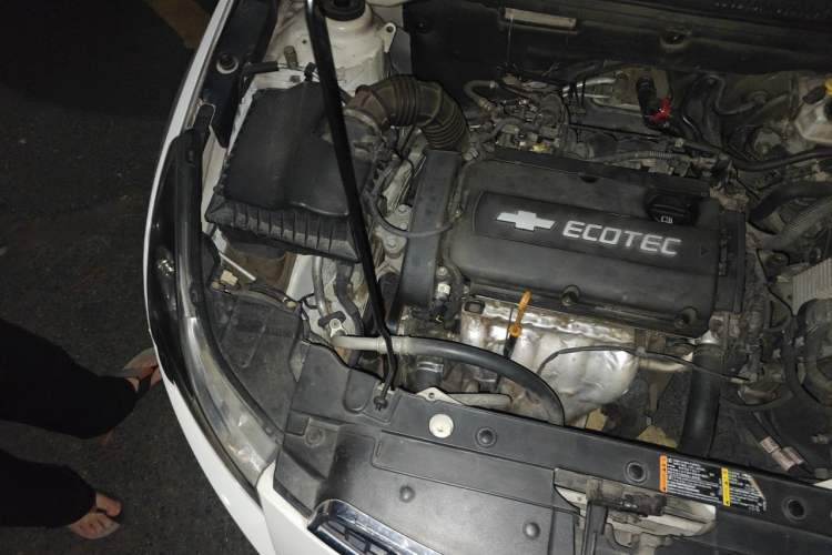 Used Chevrolet Cruze 2013 1.6L SE MT Engine Bay Right