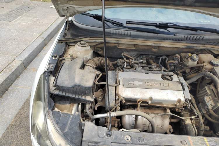 Used Chevrolet Cruze 2013 1.8L SE AT Engine Bay Right
