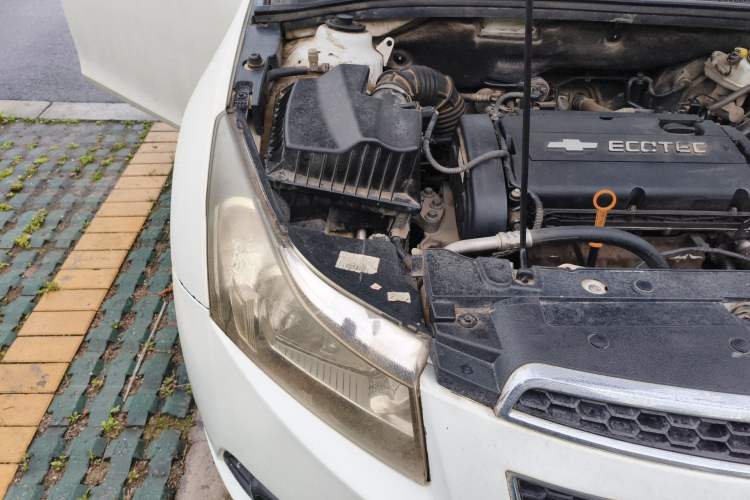 Used Chevrolet Cruze 2013 1.6L SL Sunroof Edition MT Engine Bay Right