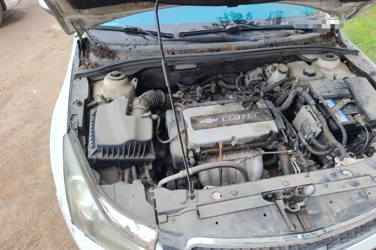 Used Chevrolet Cruze 2013 Hatchback 1.6L Automatic Luxury Model Engine Bay Right
