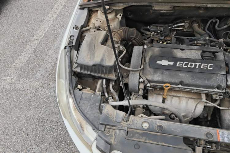 Used Chevrolet Cruze 2013 1.6L SL MT Engine Bay Right
